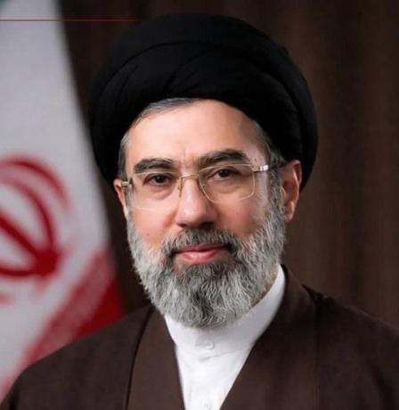 خامنئي: مرحلة جديدة لإدارة مضيق هرمز وإيران ترفض التنازل عن حقوقها