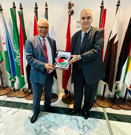 السفير القدومي يزور الهيئة العربية للطاقة الذرية في تونس