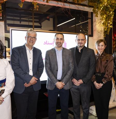 بنك القدس يدعم مؤسسة التعاون لتنفيذ برنامج "إسناد" لدعم طلبة غزة