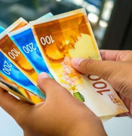 المالية تعلن صرف دفعة على حساب الراتب لموظفي القطاع العام غدا