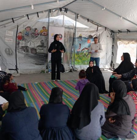 "أمان" و"تطوير الأسرة" يعززان الرقابة المجتمعية في مراكز النزوح بغزة