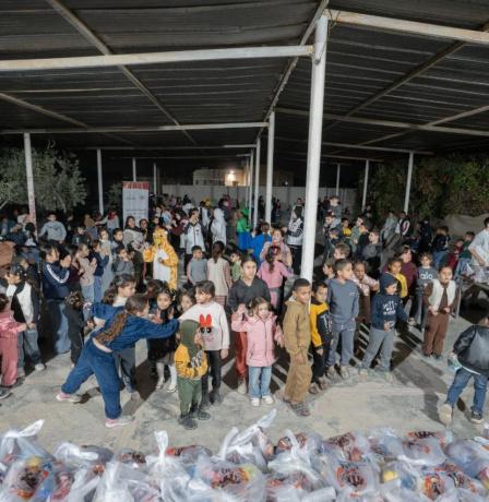 250 طفلا يتيما يشاركون في فعالية رمضانية في القدس