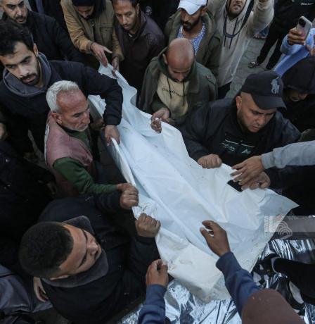 ثلاثة شهداء وإصابة خطيرة في قصف الاحتلال شرق مدينة غزة