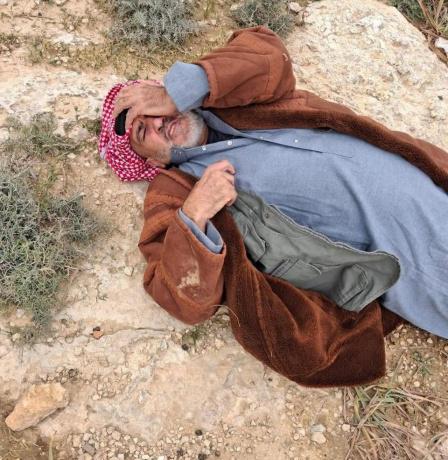 الاحتلال يعتقل مسنا بمسافر يطا جنوب الخليل