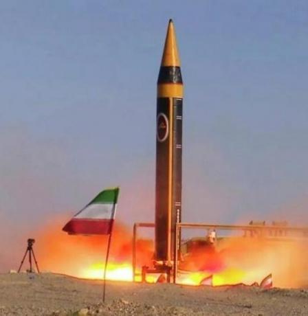 الحرس الثوري الإيراني يشن موجة صاروخية جديدة ضد قواعد أميركية وإسرائيلية