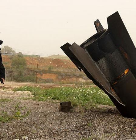 دفعات صاروخية متتالية من إيران نحو شمالي إسرائيل وغارات على طهران