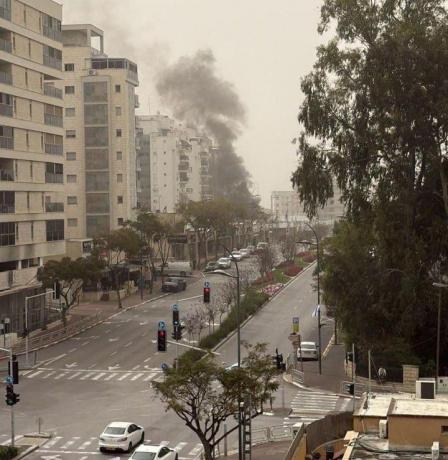 إصابات وأضرار في كريات آتا وحيفا بعد سقوط صاروخ من إيران