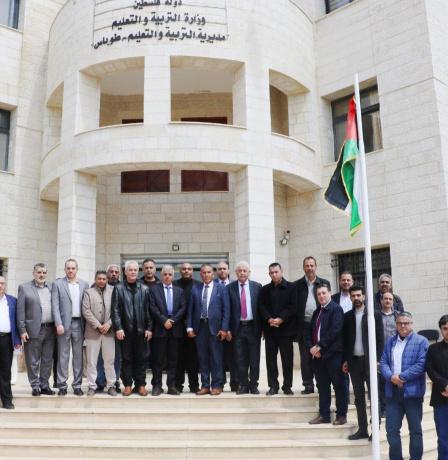 بالصور| برهم يجري جولة تفقدية لمتابعة قضايا تخص التعليم في بلدة طمون 