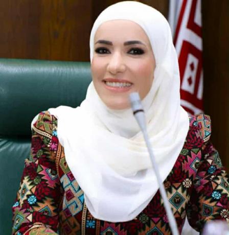 ما دام في القلب يقين… فلا مستحيل يهزمك..