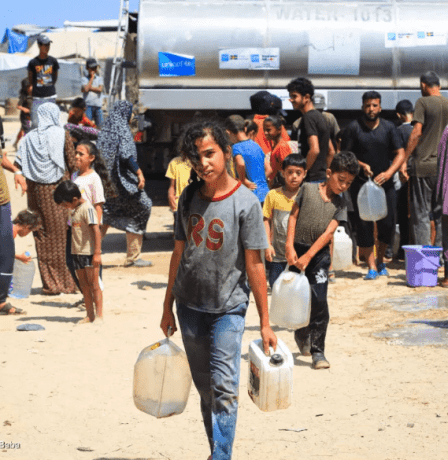 "اليونيسيف" تعلق أنشطتها في شمال غزة بعد استشهاد سائقي شاحنتين