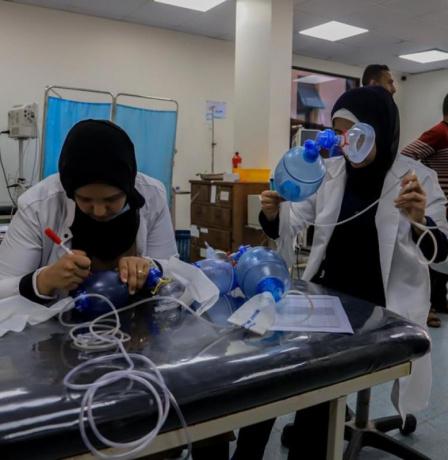 خاص| توقف محطة الأكسجين يهدد بموت عشرات المرضى في مستشفيات شمال غزة