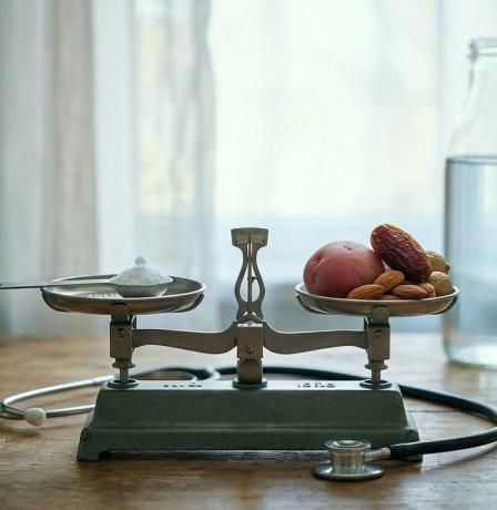 تغذية مرضى الكلى المزمنة: موازنة دقيقة بين المعادن والسوائل لتجنب المضاعفات الخطيرة