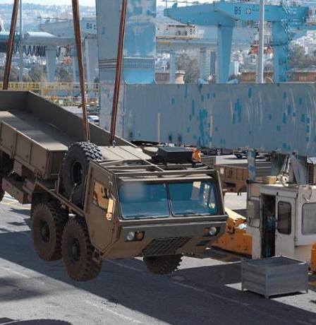 إسرائيل تتسلّم 6 آلاف و500 طن من الذخائر والمعدات الأميركية العسكرية 