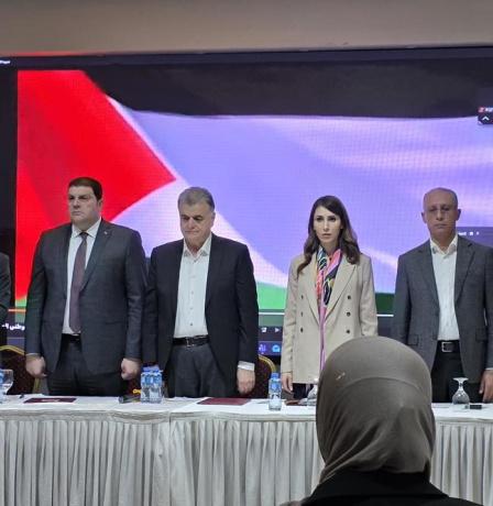 بالصور| توقيع مدونة سلوك لسائقي المركبات العمومية لتنظيم قطاع النقل وتعزيز جودة الخدمة