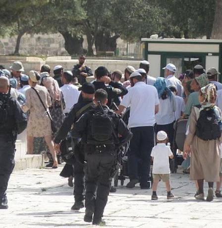 22 وزيرا ونائبا بالكنيست يطالبون باقتحام الأقصى يوم الجمعة
