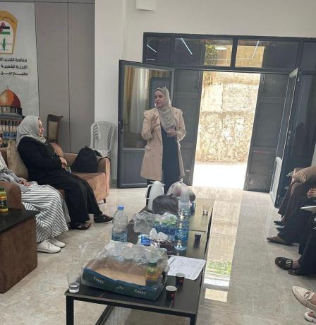 جمعية المرأة العاملة الفلسطينية للتنمية تنظم لقاءً قانونياً توعوياً للنساء في عين عريك ضمن مشروع SPEED
