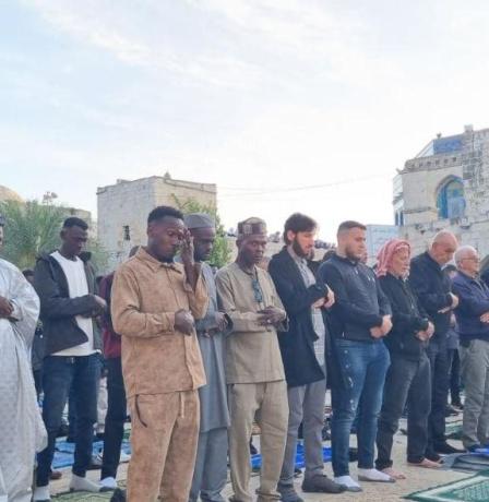 140 ألف مصلٍ يؤدون صلاة عيد الأضحى في المسجد الأقصى رغم تضييقات الاحتلال