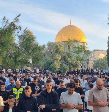 140 ألف مصلٍ يؤدون صلاة عيد الأضحى في المسجد الأقصى رغم تضييقات الاحتلال