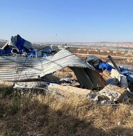 الاحتلال يهدم بركة مياه في الأغوار الشمالية