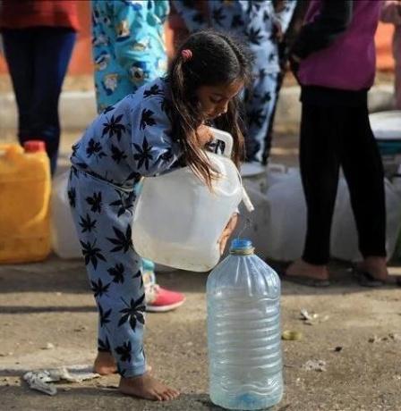 خاص| أزمة مياه خانقة في غزة.. تراجع حصة الفرد وتحذيرات من مخاطر صحية