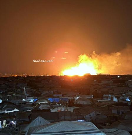 بالفيديو: طائرات الاحتلال تدمر منزلين وسط وجنوب قطاع غزة