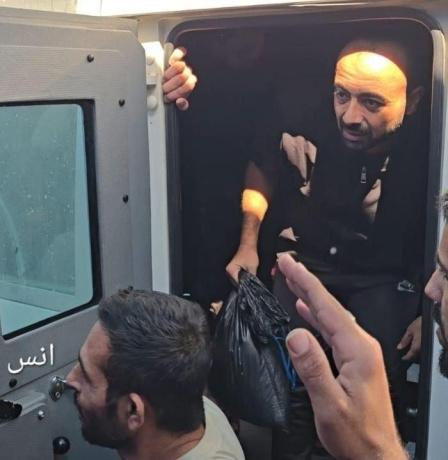 بالأسماء | الاحتلال يفرج عن 10 أسرى من قطاع غزة