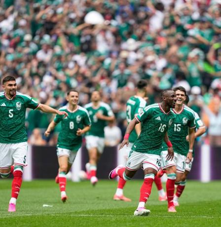 مونديال 2026 | المكسيك يتجاوز جنوب افريقيا بثنائية في مباراة البطاقات الحمراء