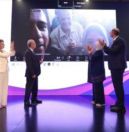 برعاية رئيس الوزراء.. إطلاق جائزة التميز لسيدات الأعمال 2026 وفوز سيدة من غزة بالمركز الأول