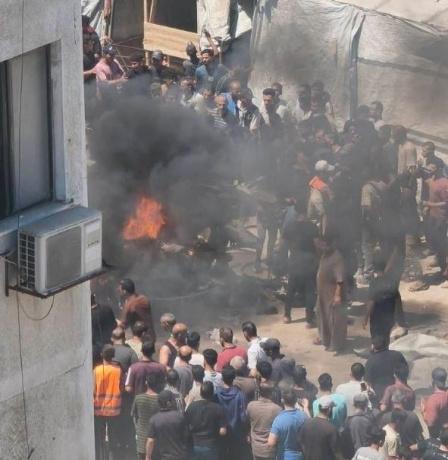 بالصور: شهداء وجرحى في قصف الاحتلال مركبة وسط مدينة غزة