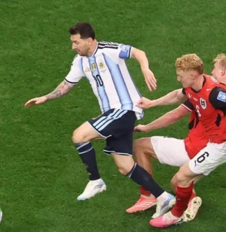 ميسي يصنع التاريخ ويقود الأرجنتين للدور الثاني في كأس العالم 2026