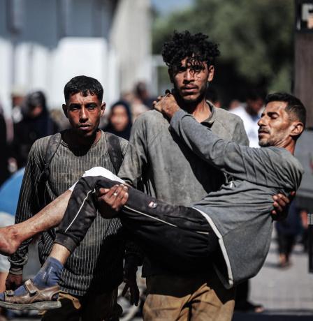  3 شهداء بينهم طفل في غارة على دير البلح وسط قطاع غزة