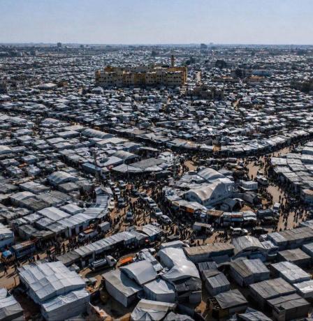 باحث لراية: تغيير إسرائيل مصطلح "التهجير" إلى "حرية التنقل" لا يغيّر جوهر المخطط في غزة