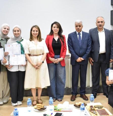 "التعليم العالي" تكرم الطلبة المشاركين في برنامج القيادات الشابة