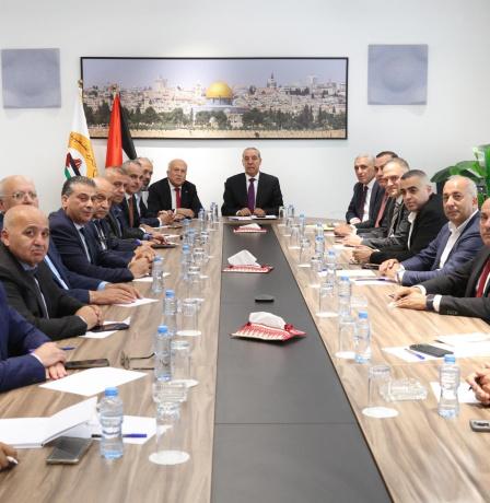 الشيخ يبحث مع الغرف التجارية تداعيات الأزمة الاقتصادية على حياة المواطنين وسبل تخفيفها