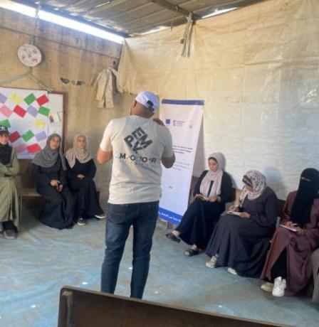 جمعية المرأة العاملة تنظم ورشة بعنوان "النساء كشريكات في صنع القرار" في دير البلح