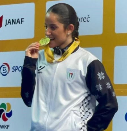 ذهبية تاريخية لفلسطين.. مريم أمين بشارات تتوج ببطولة الدوري العالمي للكاراتيه