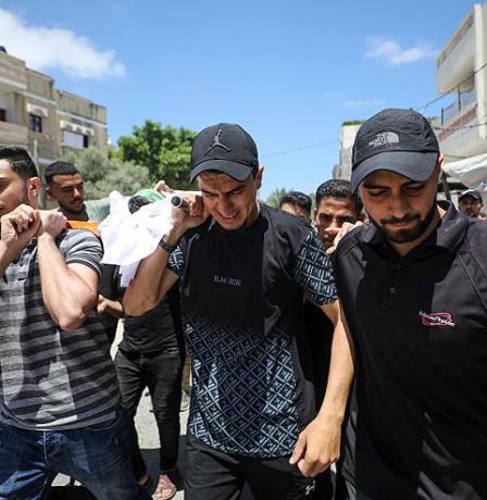 غزة: استشهاد مواطن بقصف على حي الزيتون وانتشال شهيدين من بيت لاهيا