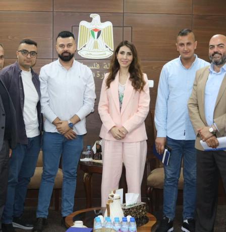 نحو شراكة فاعلة لتمكين الشباب وتشغيلهم.. وزارة العمل ومؤسسة "بيتنا الشبابي" تبحثان آفاق التعاون المشترك