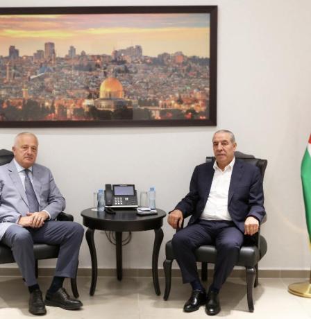 الشيخ يستعرض مع ممثل روسيا لدى فلسطين أبرز التطورات السياسية