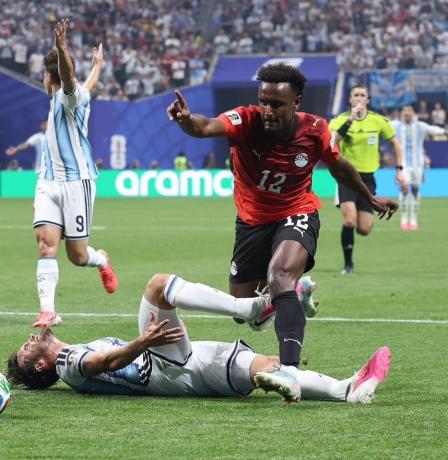 "التانغو" ينجو من فخ "الفراعنة".. ريمونتادا أرجنتينية قاتلة تبدد حلم مصر في مونديال 2026