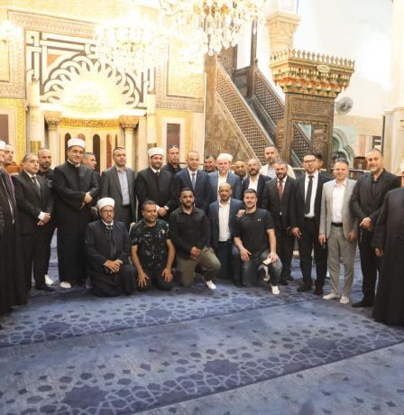 خلال زيارته للحرم الإبراهيمي.. الهباش: إجراءات الاحتلال باطلة وشعبنا يواجه الاحتلال بالصمود والبقاء