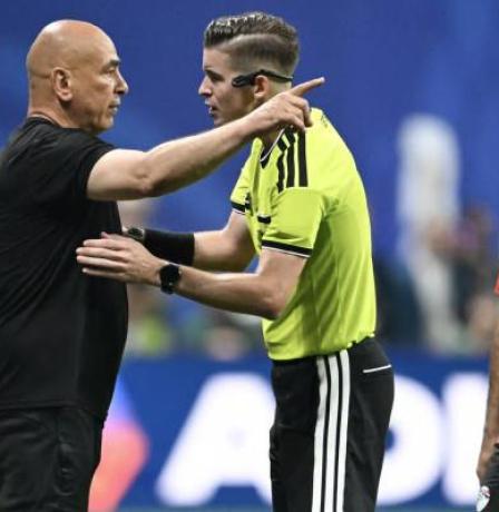 زلزال تحكيمي في المونديال: "الفيفا" يتحرك رسميًا بعد احتجاج مصر ضد الحكم الفرنسي