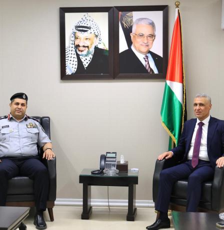 الوزير قنديل يبحث مع اللواء ثوابته سبل تعزيز التنسيق لمواجهة التحديات الناجمة عن ممارسات الاحتلال