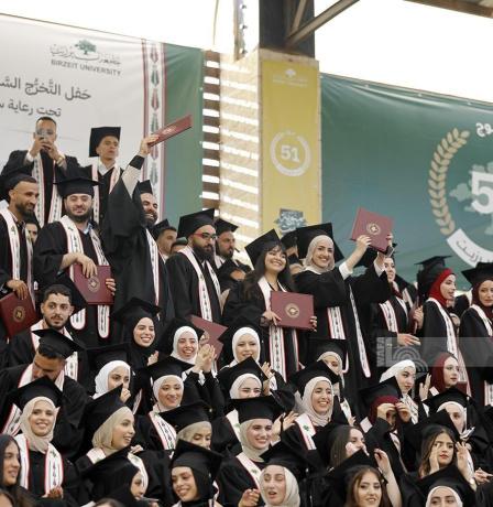 جامعة بيرزيت تواصل مراسم تخريج الفوج الحادي والخمسين