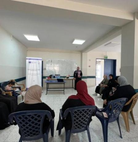 جمعية المرأة العاملة للتنمية تعزز وعي عضوات مجلس الظل بالحقوق والواجبات في المعصرة جنوب غرب بيت لحم