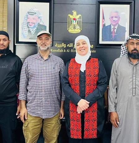 غنام خلال تسليم مساعدات واعلافاً لتجمع أبو فزاع: سنواصل دعم التجمعات البدوية وترسيخ صمودها