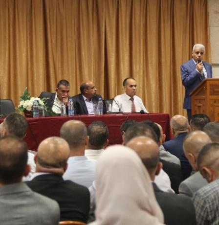 برهم يسلّم كتب التكليف لمديري المدارس الجدد