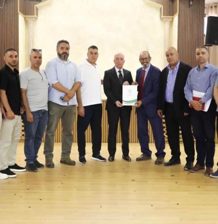 خطوة تاريخية نحو تنفيذ مشروع خزان مياه الجلزون: تسليم وثائق الأرض رسميًا إيذانًا ببدء المرحلة التنفيذية