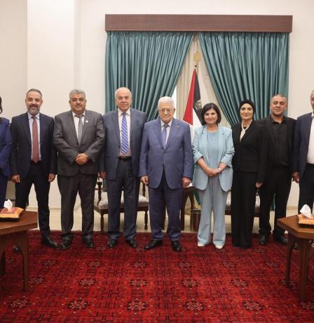 الرئيس عباس يستقبل رئيس وأعضاء بلدية البيرة ويوجههم بمضاعفة الجهود لخدمة المواطنين وتعزيز صمودهم