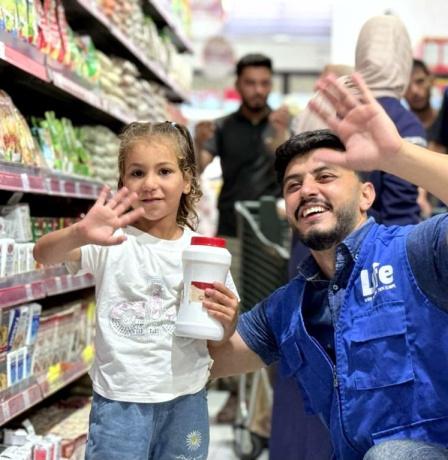 لايف للإغاثة والتنمية تكثف جهودها لدعم إنساني عاجل لآلاف الأطفال الذين فقدوا عائلاتهم